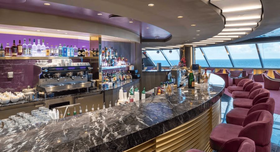 Панорамный бар на MSC Seaview